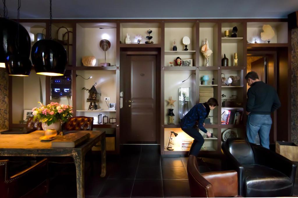Main Street Hotel 예페르 외부 사진