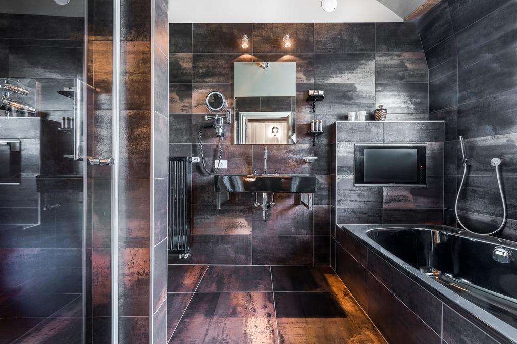 Main Street Hotel 예페르 외부 사진