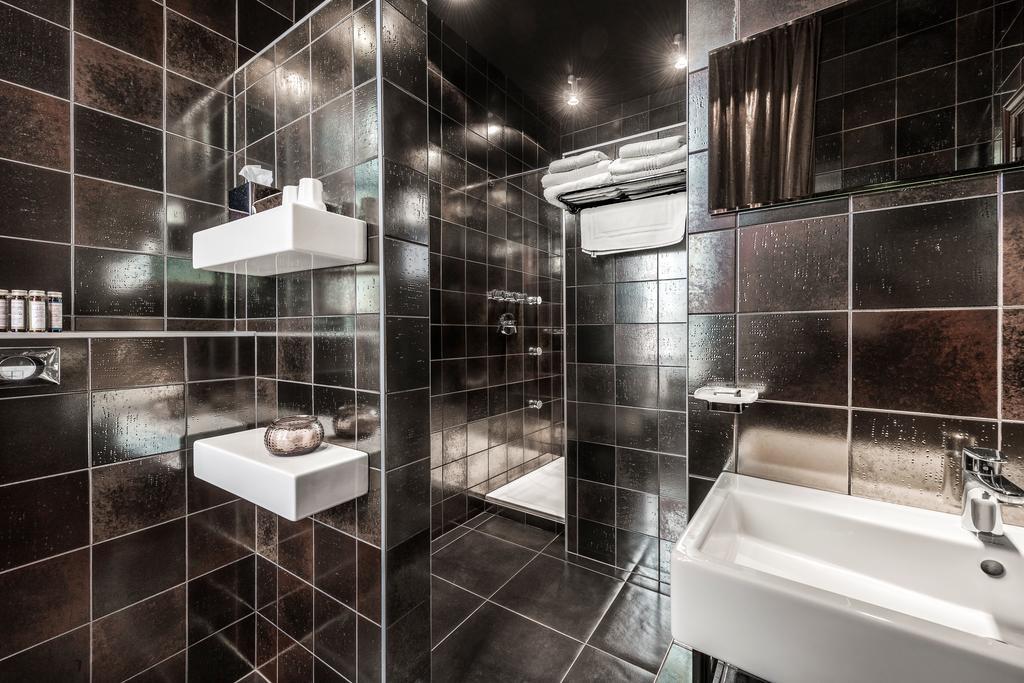 Main Street Hotel 예페르 외부 사진