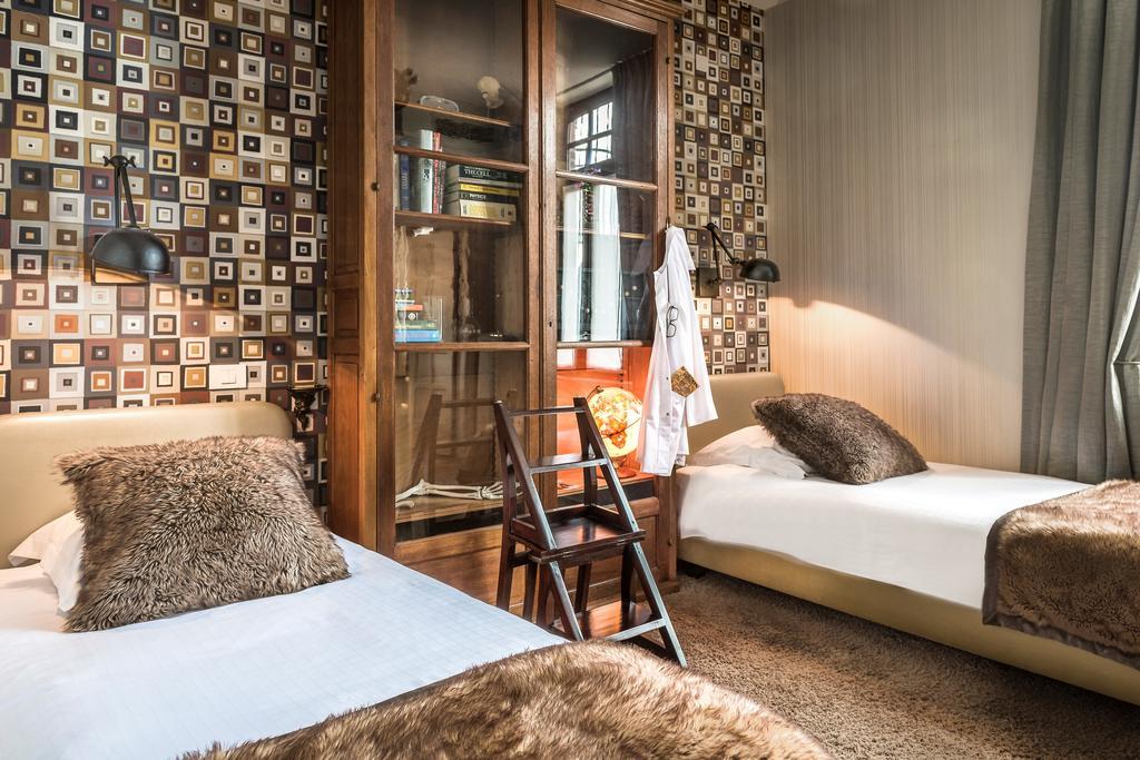Main Street Hotel 예페르 외부 사진