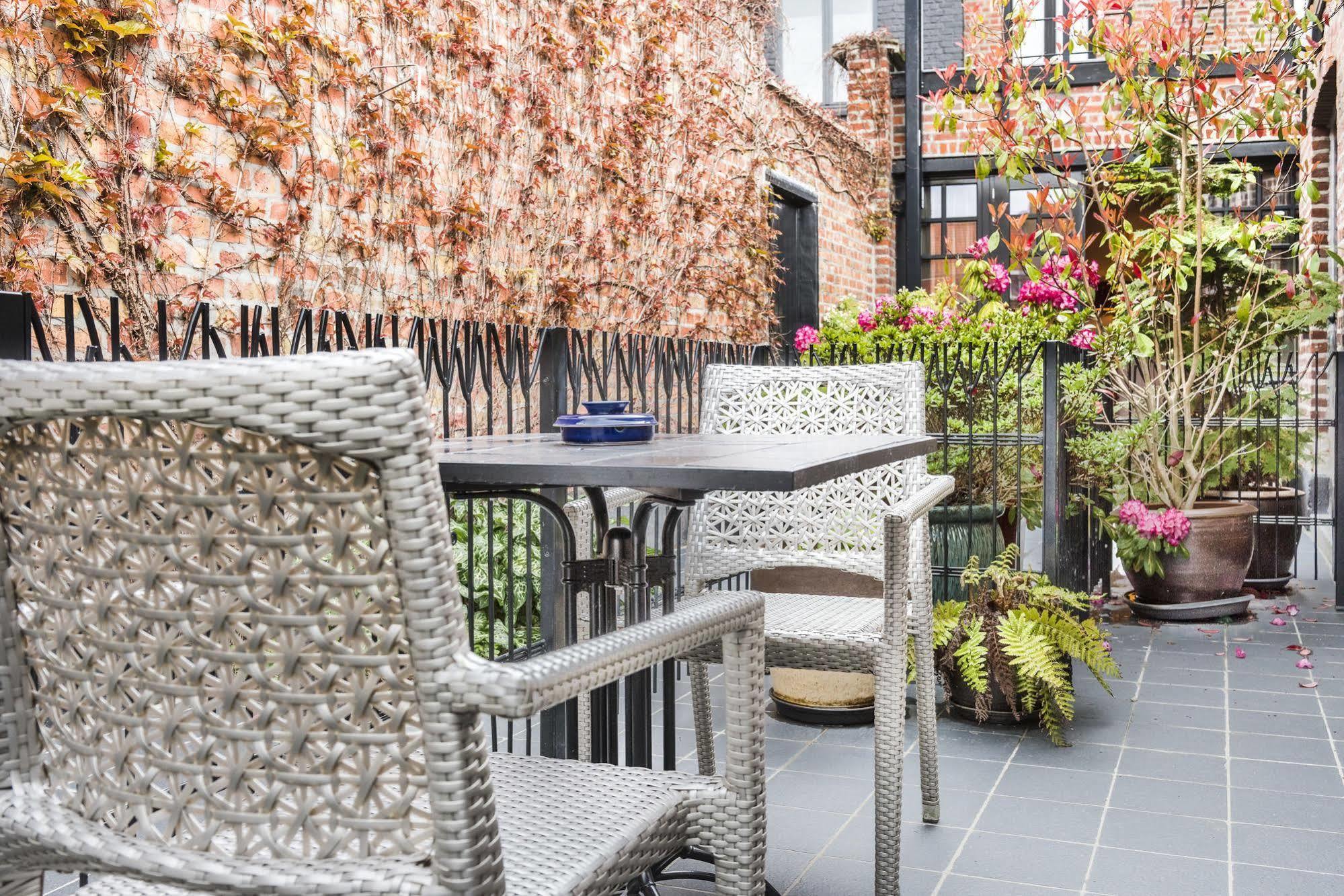 Main Street Hotel 예페르 외부 사진